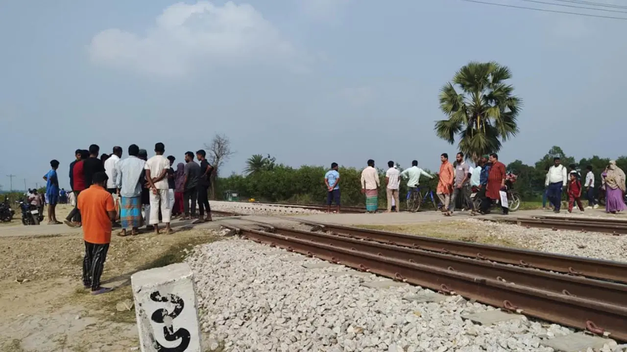 ‘অবৈধ রেলক্রসিংয়ে’ ছিল না ব্যারিয়ার-গেটম্যান