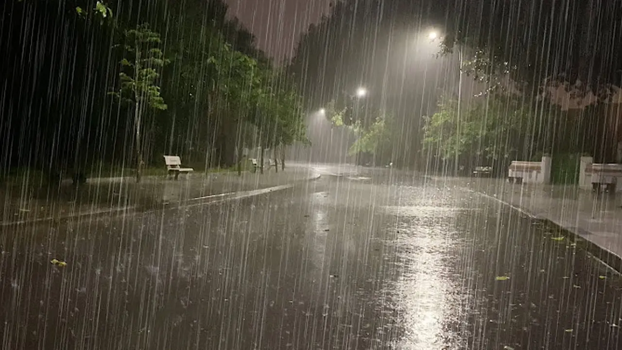 ঢাকায় বজ্রসহ শিলাবৃষ্টি