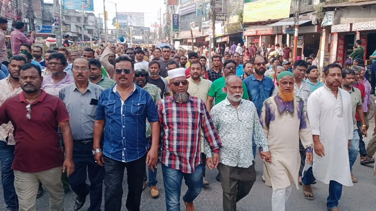 রংপুরে জাতীয় পার্টির লাঠি মিছিল, ভিপি নুরকে হুঁশিয়ারি