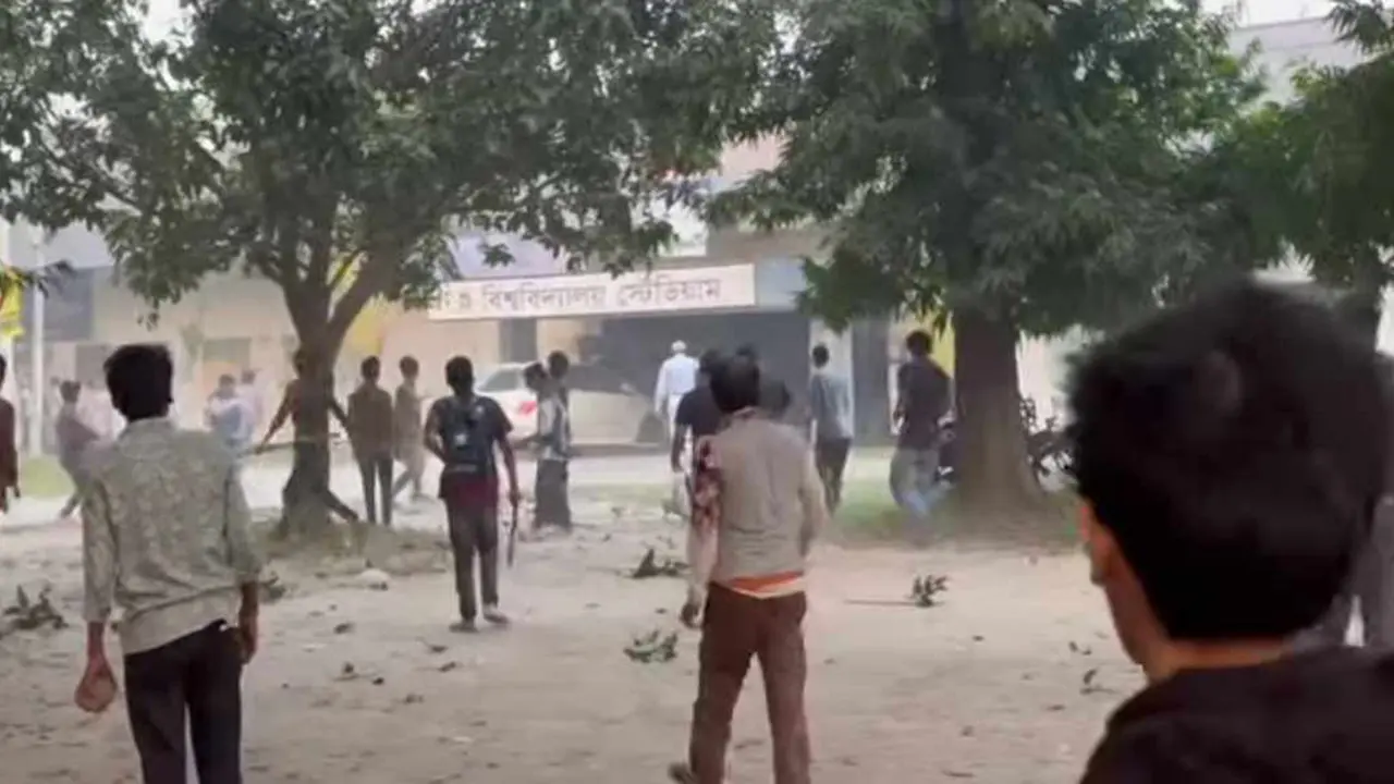খেলাকে কেন্দ্র করে রাবিতে সংঘর্ষ, শিক্ষক-সাংবাদিকসহ আহত ১০