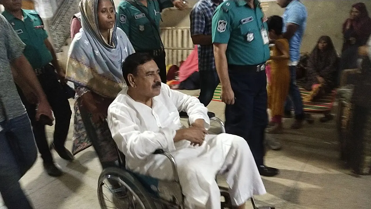 চিকিৎসা শেষে ফের ডিবি হেফাজতে সাবেক নৌপরিবহন মন্ত্রী