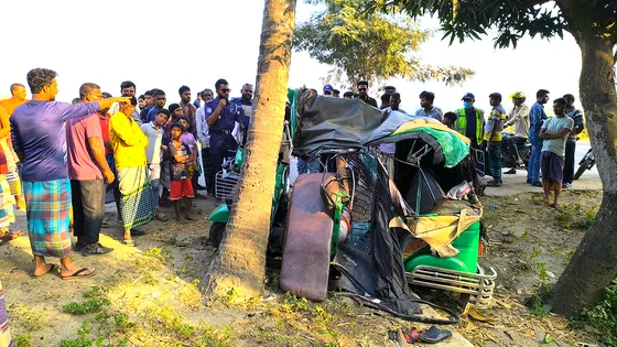 ট্রাকচাপায় প্রাণ গেল অটোরিকশার চালকসহ দুইজনের