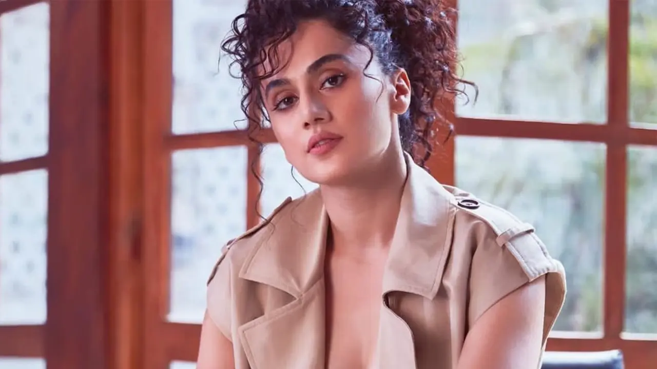 পাপারাজ্জিদের দেখে মেজাজ হারালেন তাপসী পান্নু