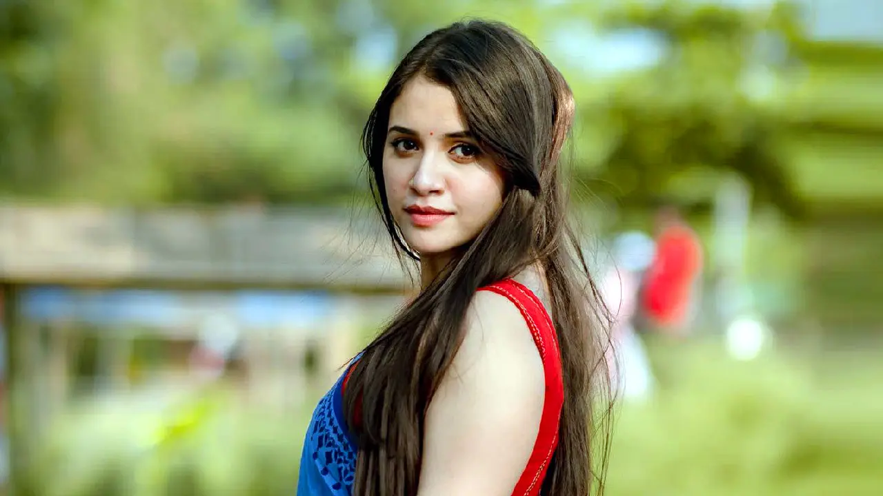 মধ্যরাতে লাইভে এসে আপত্তিকর ভিডিও ধারণের অভিযোগ তিশার