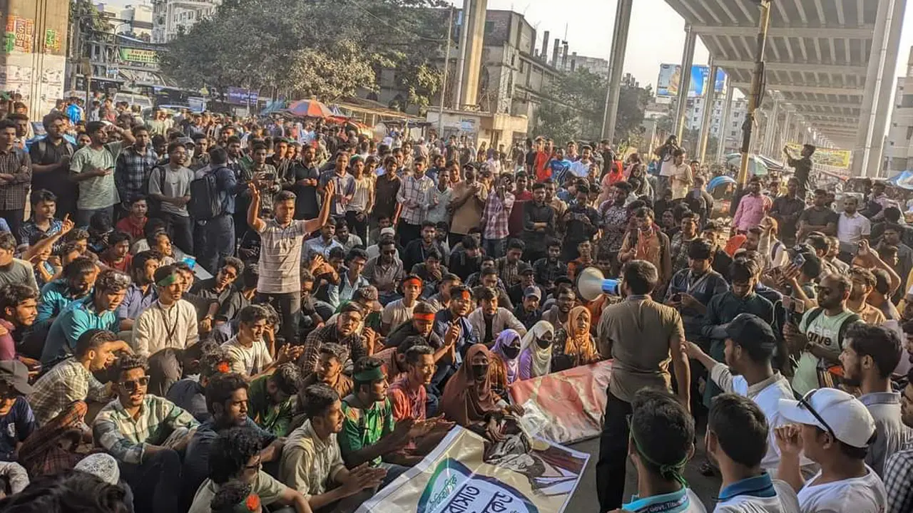 তিতুমীর কলেজ ক্লোজডাউন, কাল ফের মহাখালী অবরোধ করবে শিক্ষার্থীরা