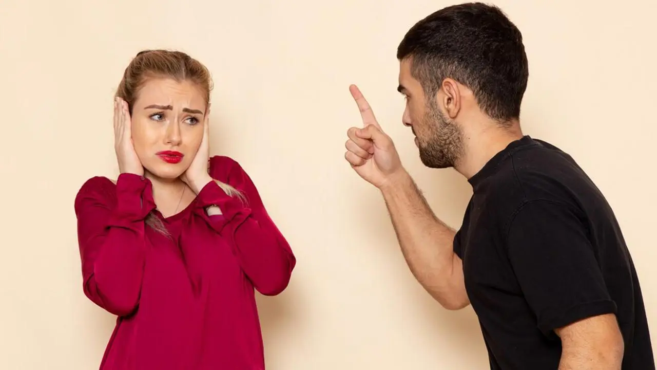 মানুষ কেন টক্সিক সম্পর্ক ছেড়ে যায় না?