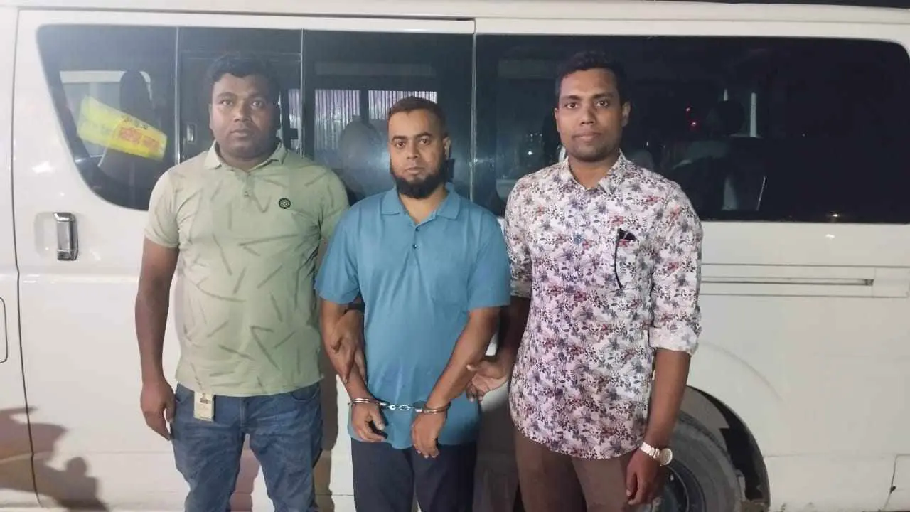 ট্রাভেল এজেন্সির টাকা আত্মসাৎ করে ফ্ল্যাট কেনেন নিকসন