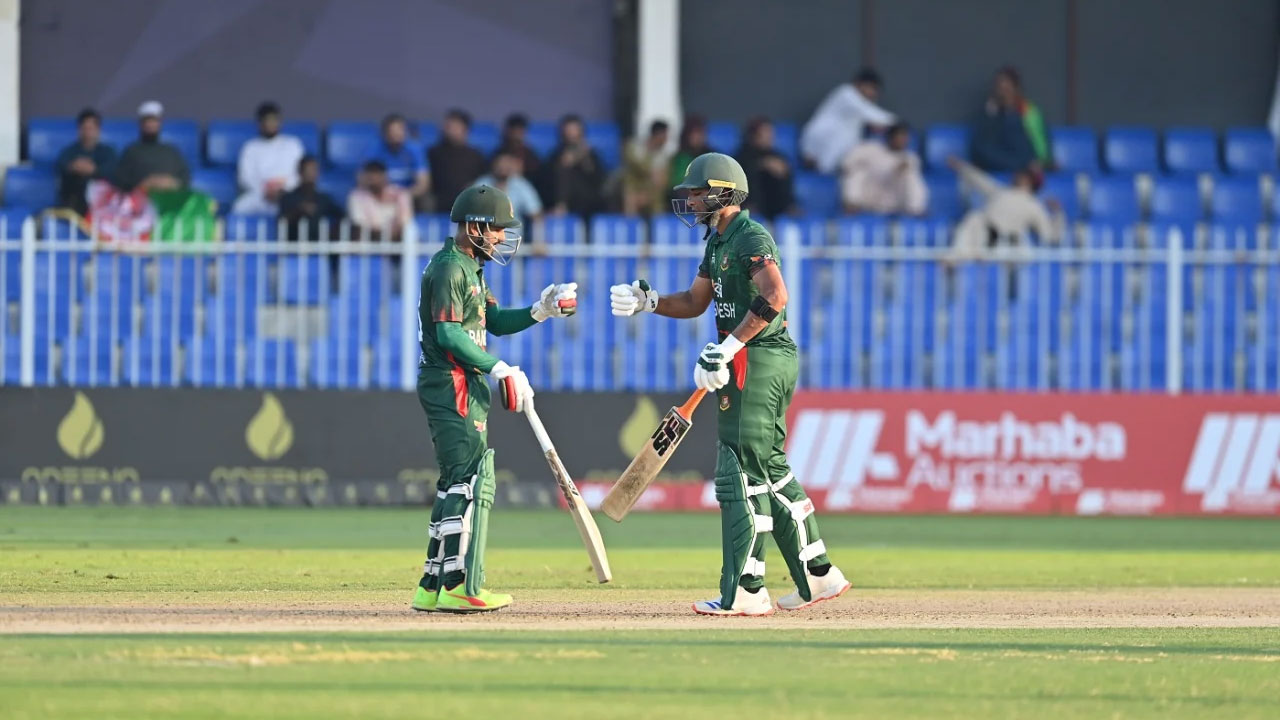 সেঞ্চুরি না পাওয়ার আক্ষেপ মাহমুদউল্লাহর, লড়াকু পুঁজি বাংলাদেশের
