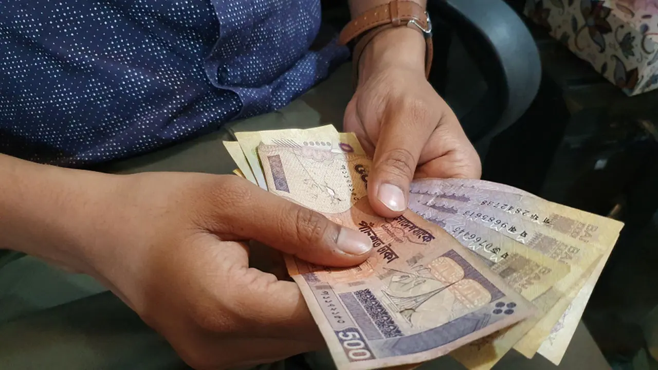 কেউ ঋণ দিলে পরিশোধের সময় যে দোয়া পড়বেন
