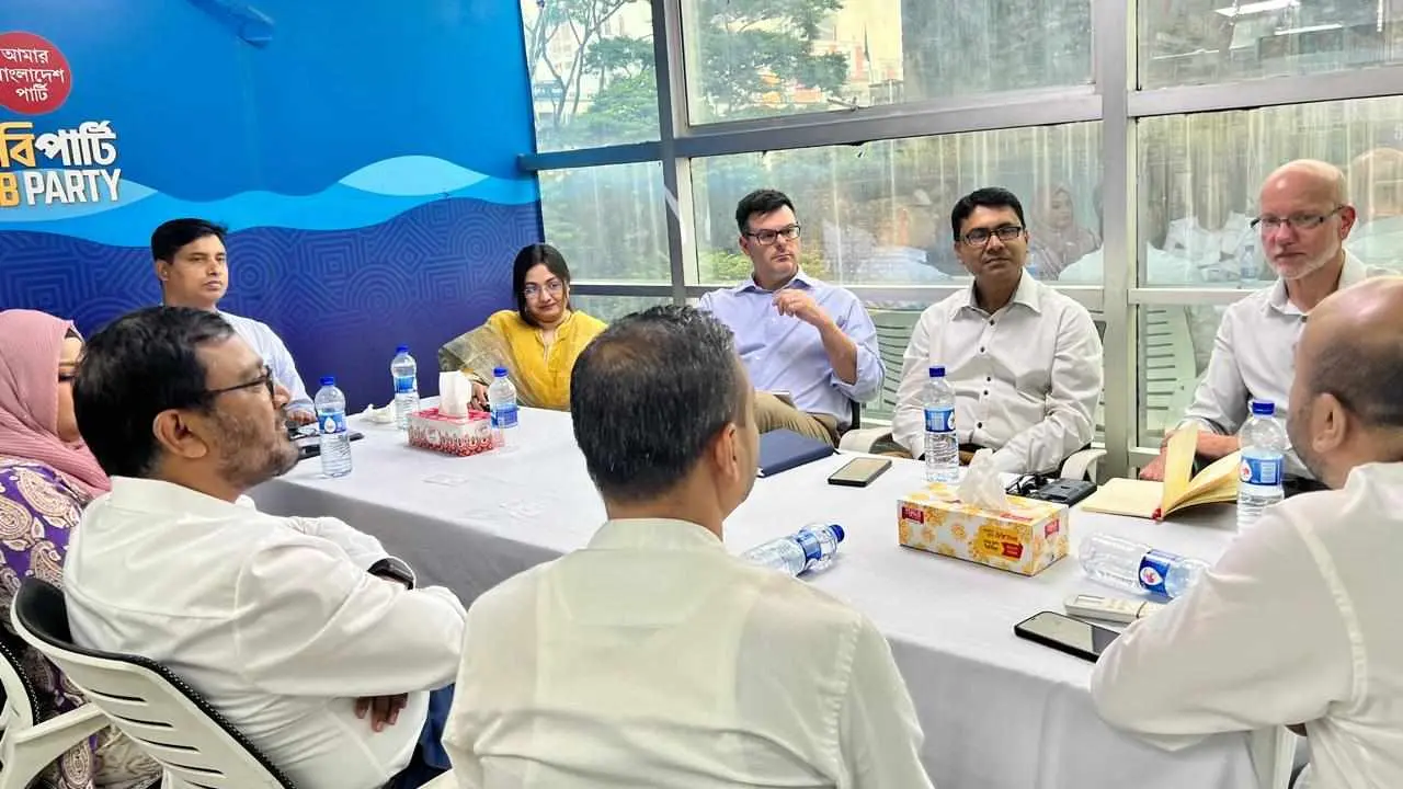 এবি পার্টির কেন্দ্রীয় কার্যালয়ে আইআরআই প্রতিনিধিদল