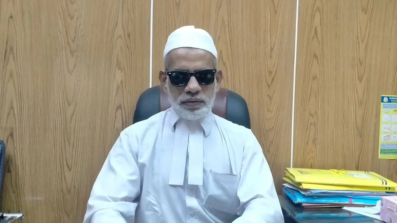 সিনিয়র অ্যাডভোকেট হলেন সেই অন্ধ আইনজীবী