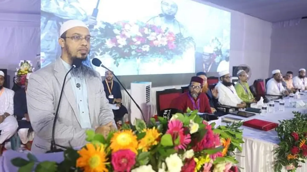 মজুদদার ও ভেজাল দেওয়া ব্যবসায়ীদের মৃত্যুদণ্ড দাবি আহমাদুল্লাহর