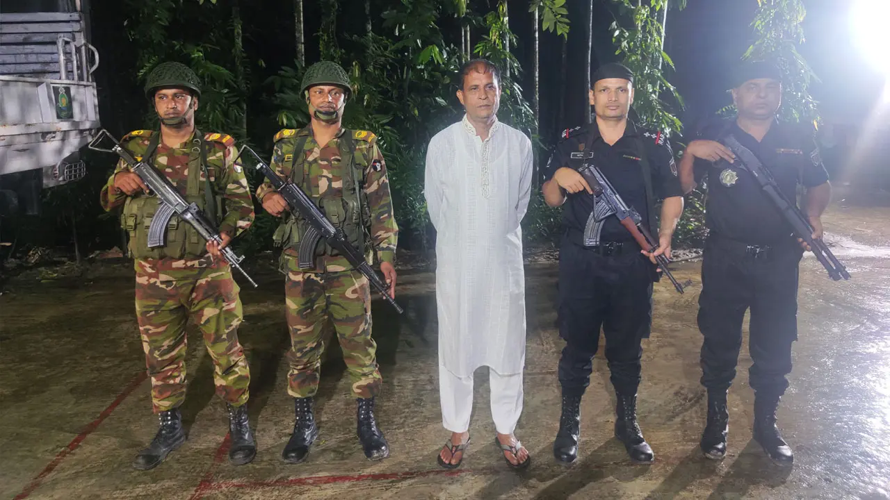 যৌথবাহিনীর হাতে গ্রেপ্তার ইউপি চেয়ারম্যান কারাগারে