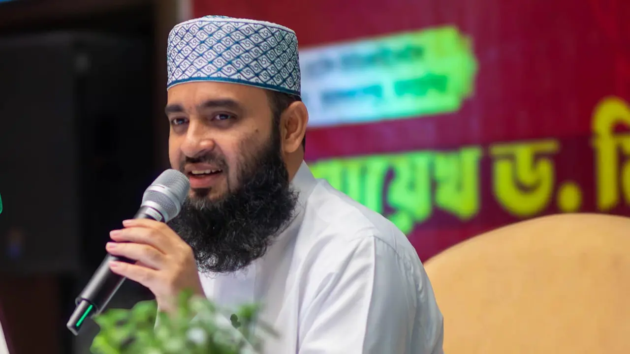 সামাজিক মাধ্যমের আসক্তি কাটাতে বই কার্যকর উপকরণ : আজহারী