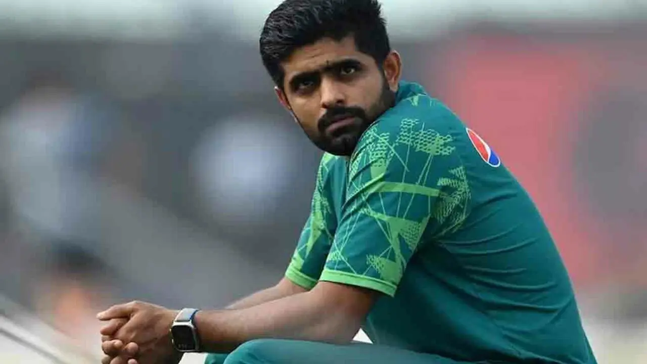 পাকিস্তানের অধিনায়কত্ব ছাড়লেন বাবর, নতুন আসবেন কে?
