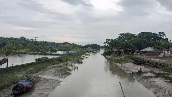 ঘূর্ণিঝড় ‘দানা’র প্রভাবে বাগেরহাটে বৃষ্টি, প্রস্তুত জেলা প্রশাসন