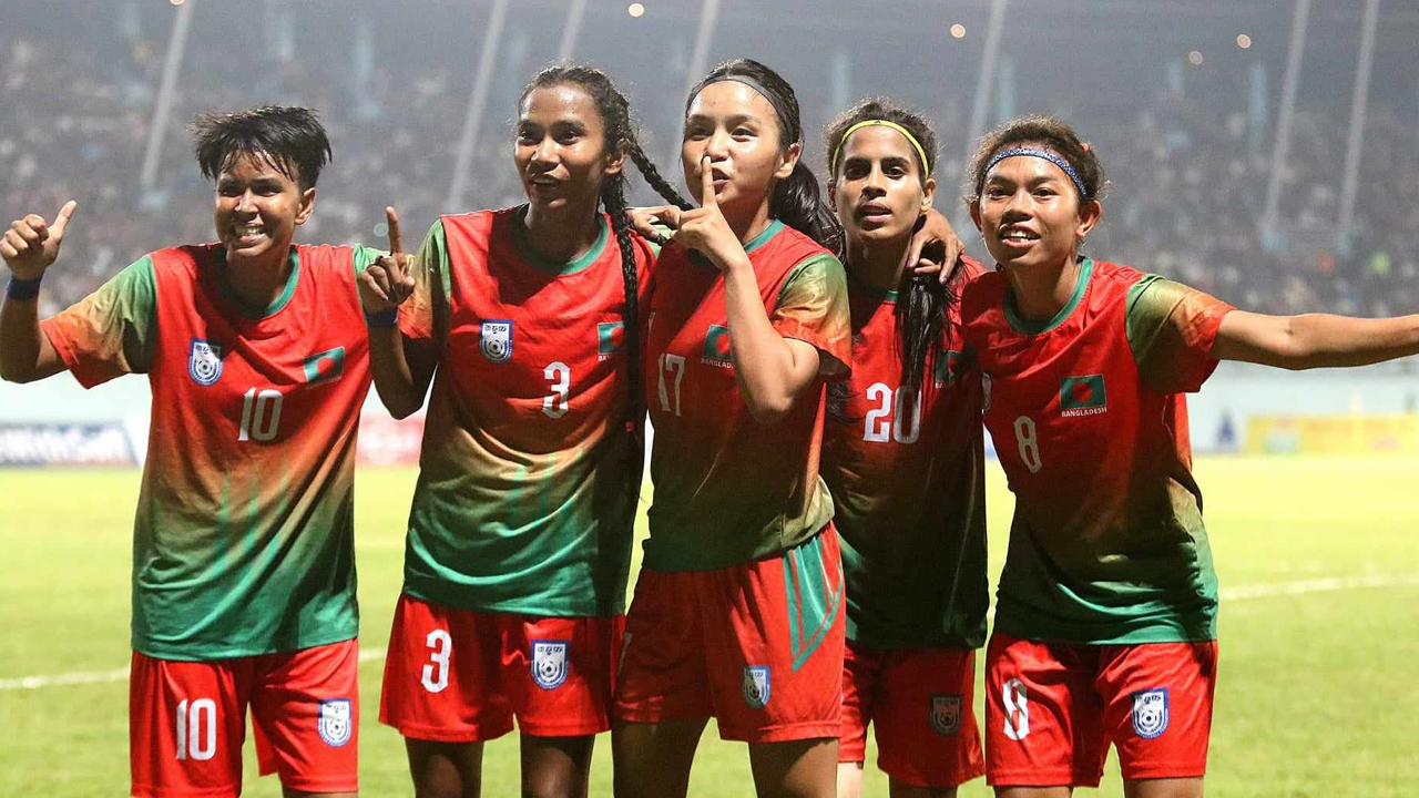 টানা দ্বিতীয়বার সাফ চ্যাম্পিয়ন বাংলাদেশ
