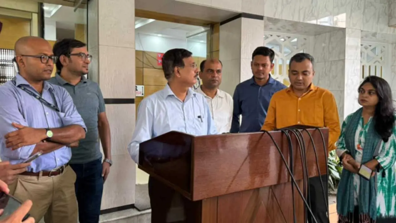 পাচার হওয়া অর্থ ফেরাতে বিদেশে দুদকের ৭১ চিঠি