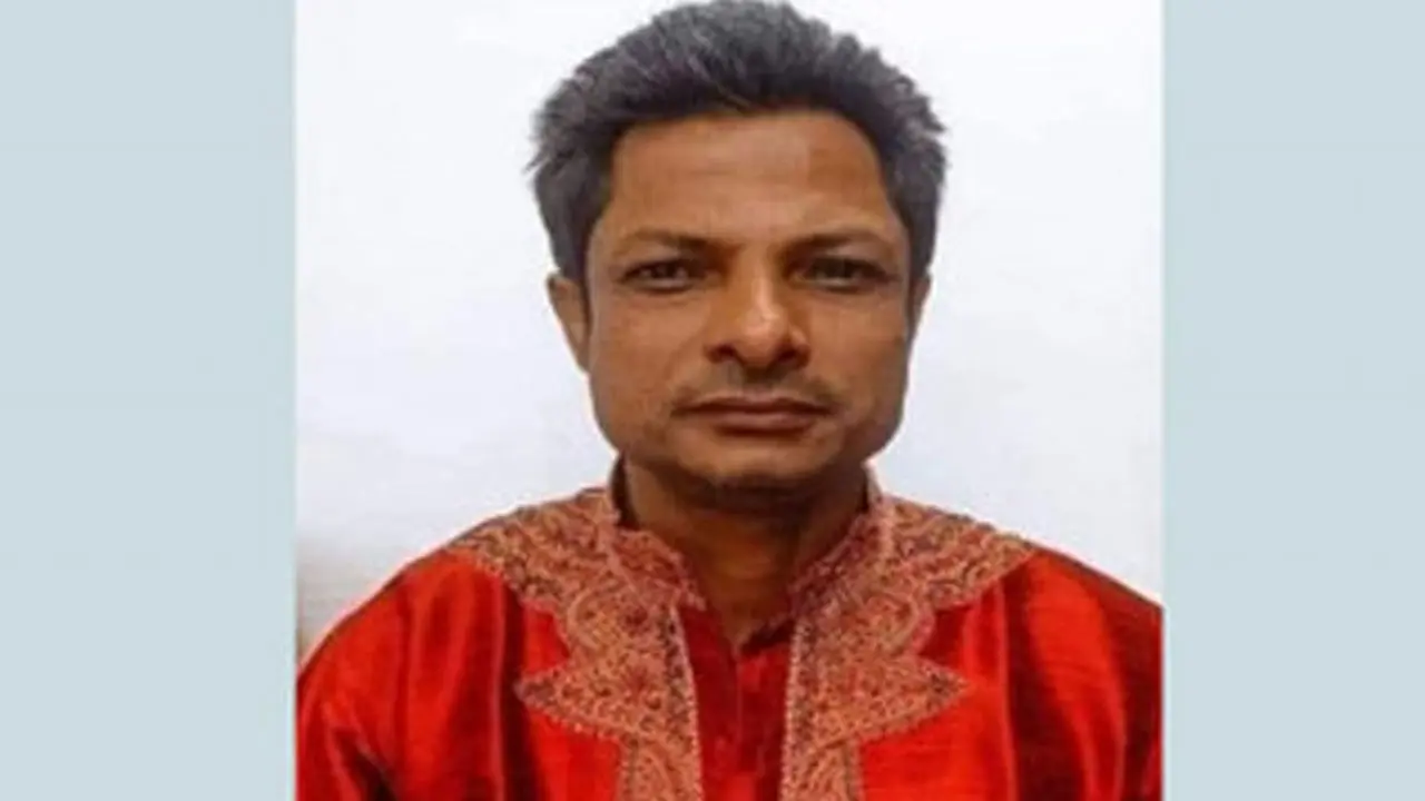স্ত্রীকে জবাই করে হত্যা, মায়ের গলায় ধরলেন ছুরি