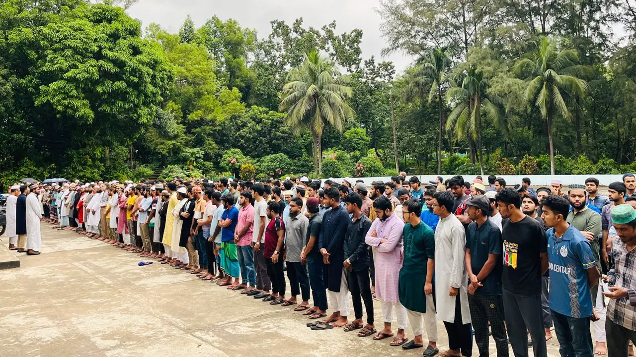 চবিতে হামাস প্রধান ইয়াহিয়া সিনওয়ারের গায়েবানা জানাজা