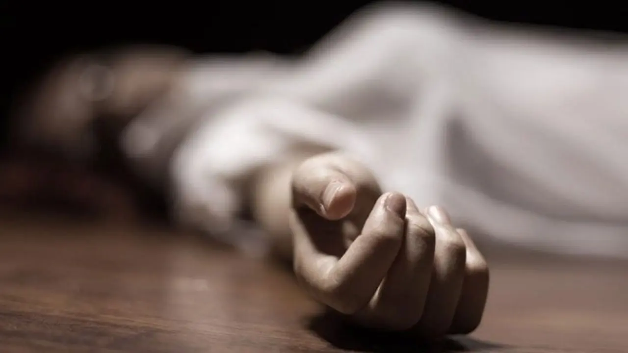 সেনা কর্মকর্তা স্বামীর মৃত্যুর খবরে ক্যাপ্টেন স্ত্রীর আত্মহত্যা