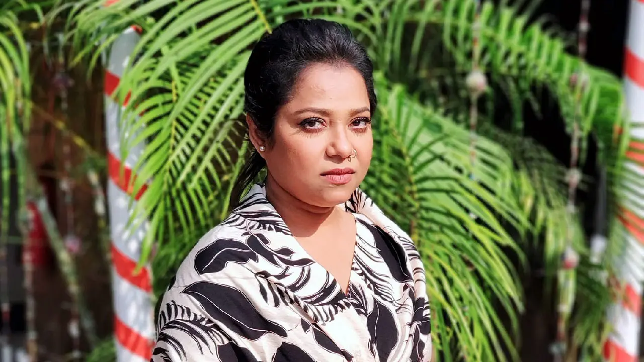 ৯০ হাজার ফেসবুক আইডি ব্লক করেছেন ডলি সায়ন্তনী
