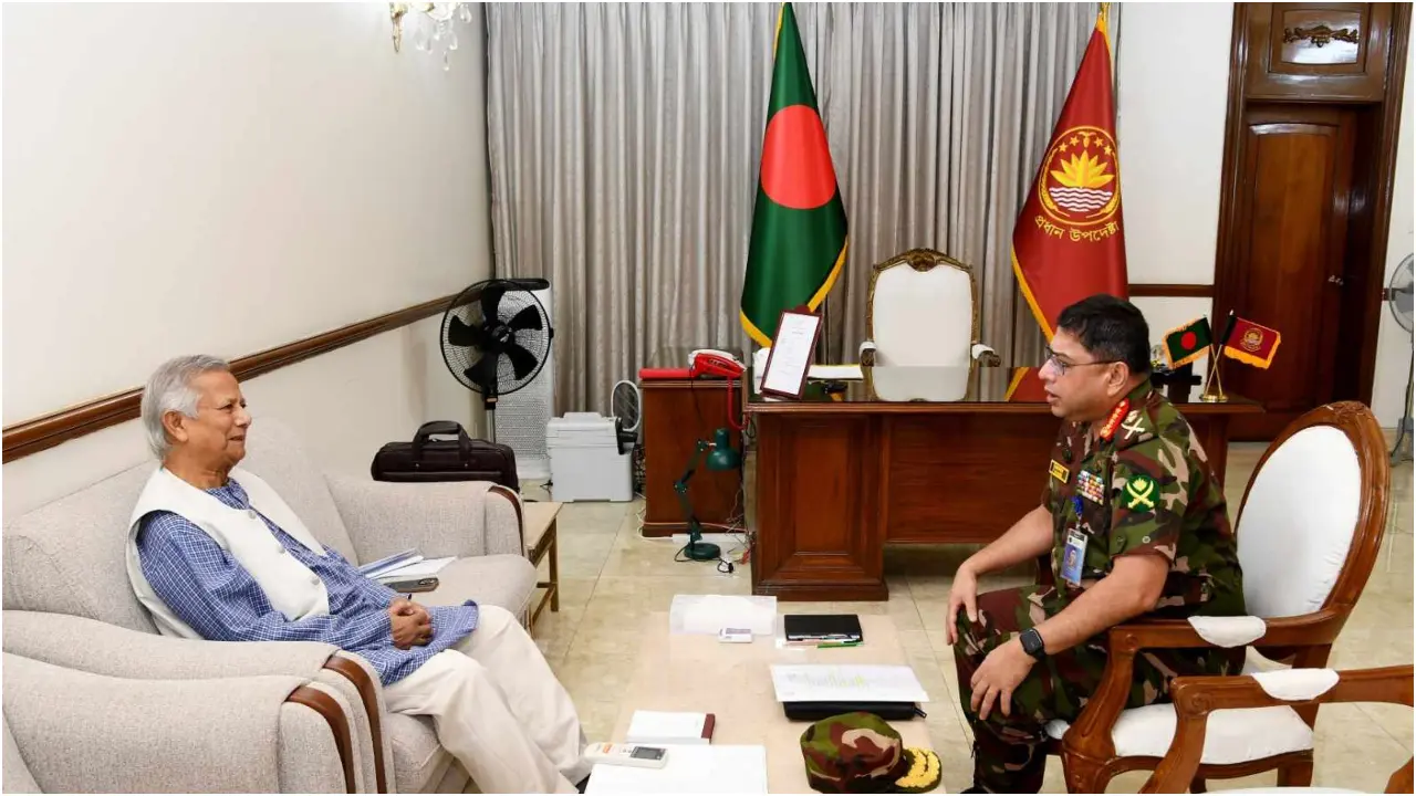 প্রধান উপদেষ্টার সঙ্গে সাক্ষাৎ করলেন সেনাপ্রধান 