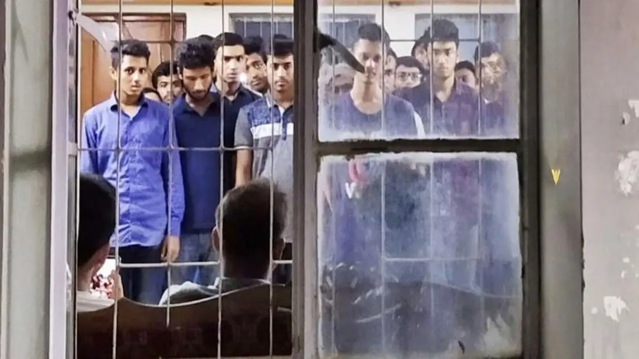 ৮৪ ভাগ নির্যাতিত হয় আবাসিক হলে, ৮০ ভাগই শিবির-ছাত্রদল সন্দেহে