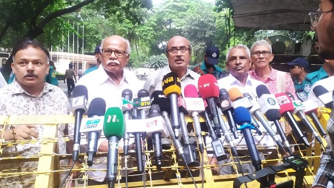 শেখ হাসিনাকে ভারত থেকে এনে বিচার করতে হবে : ফয়জুল হাকিম