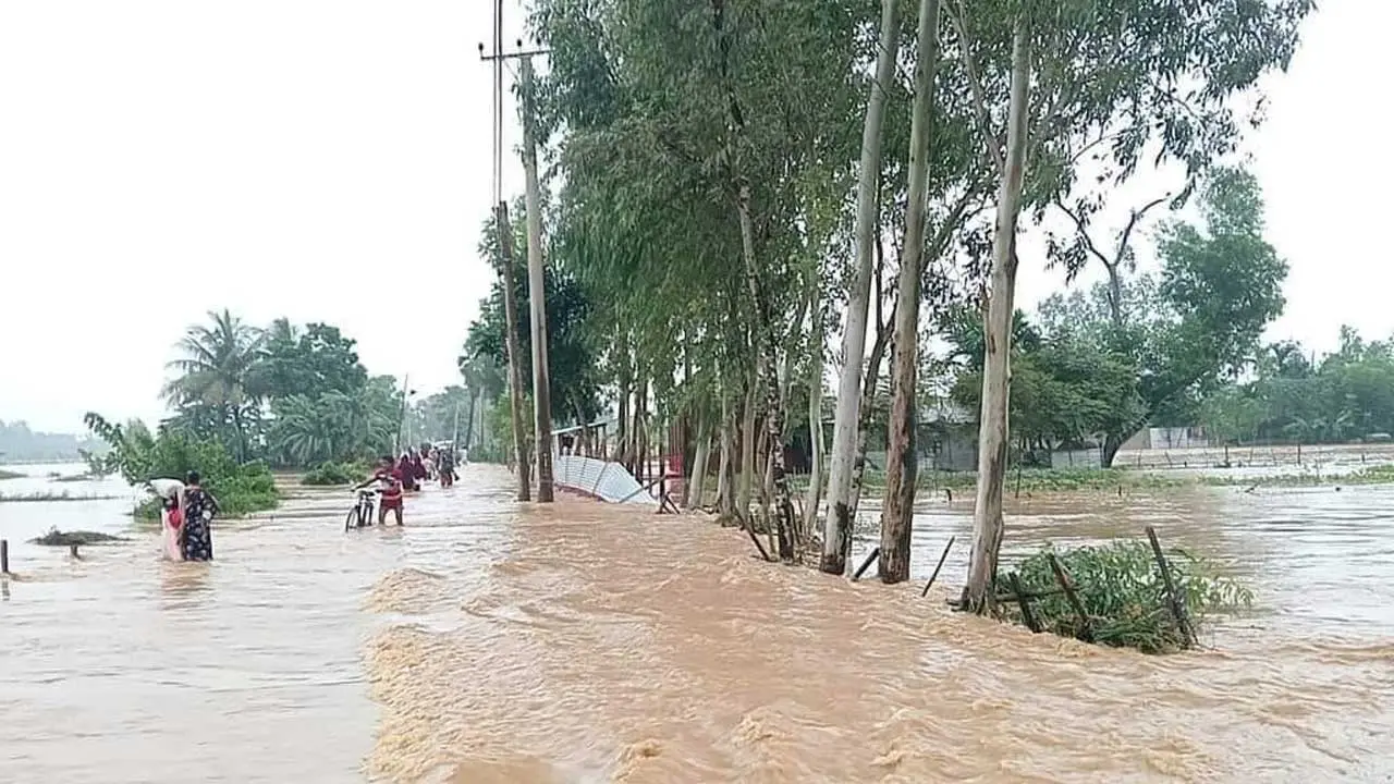 ময়মনসিংহ সীমান্তে ৫০ গ্রাম প্লাবিত, পানিবন্দি লক্ষাধিক মানুষ