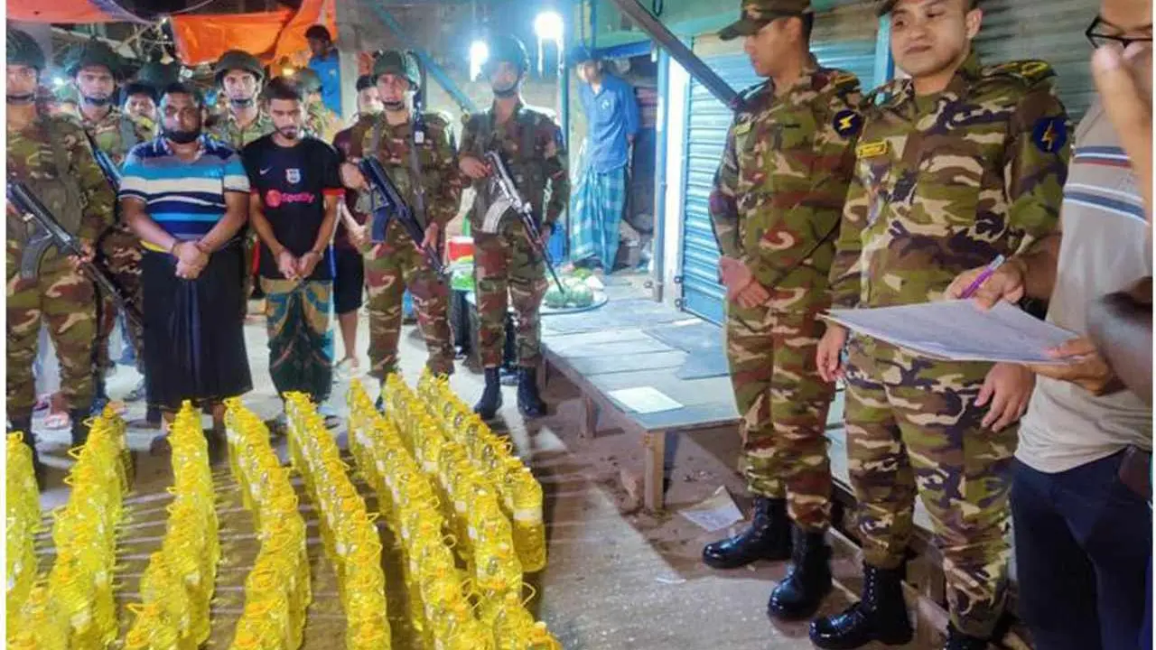 টিসিবির ৬৫০ বোতল সয়াবিন তেল ও ১৩৪০ কেজি ডাল উদ্ধার
