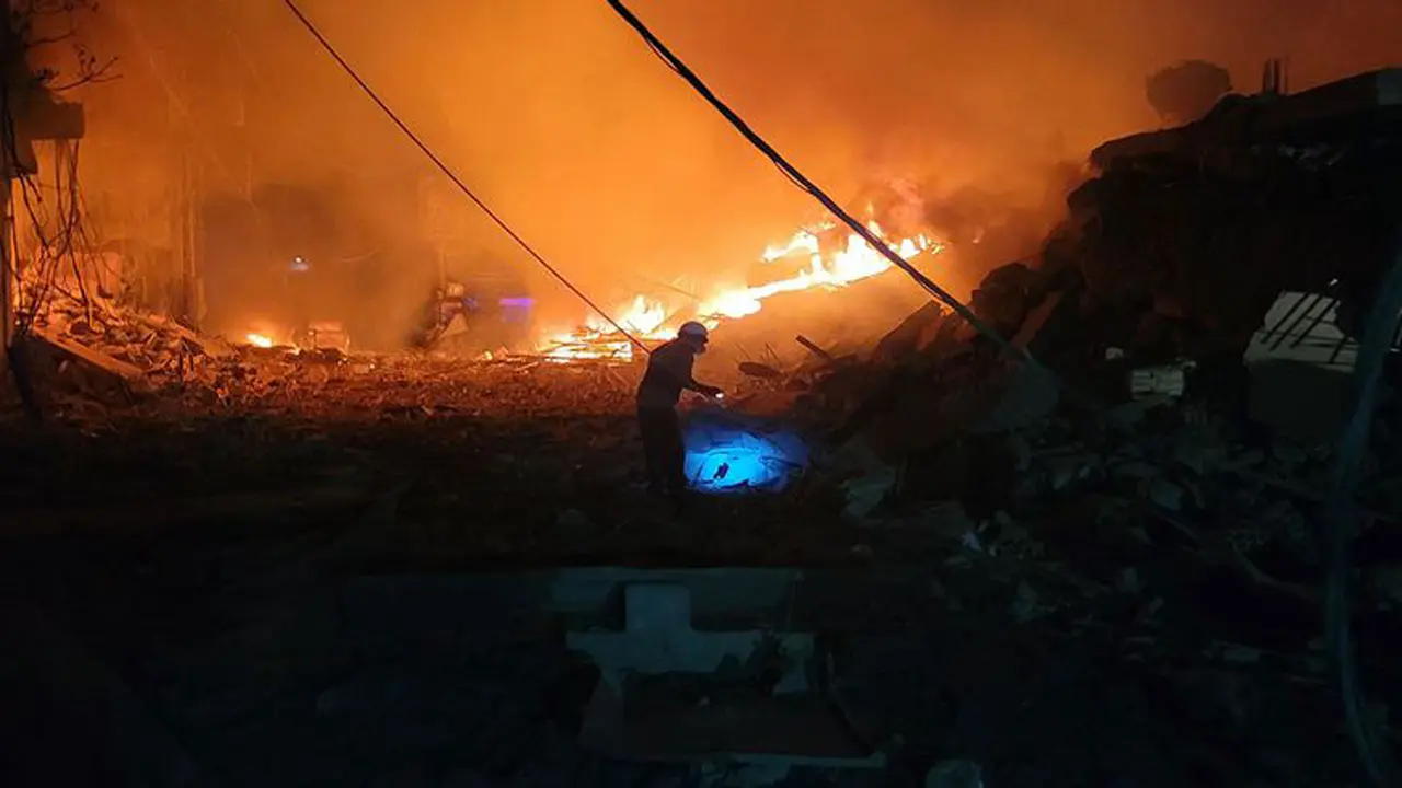 লেবাননে ১০০ বছরের পুরোনো মসজিদে ইসরায়েলের হামলা