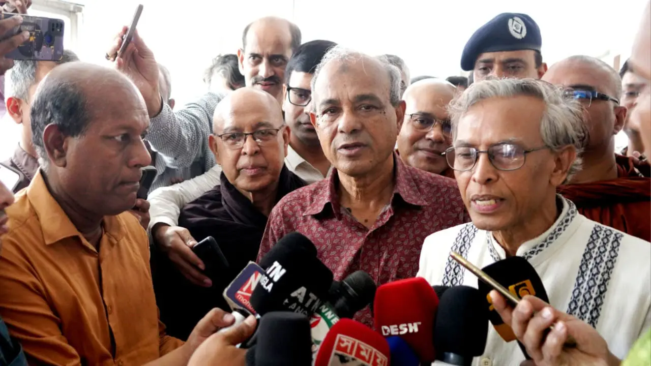 পাহাড়ে নিরাপত্তা নিয়ে কোনো শঙ্কা নেই : স্বরাষ্ট্র উপদেষ্টা