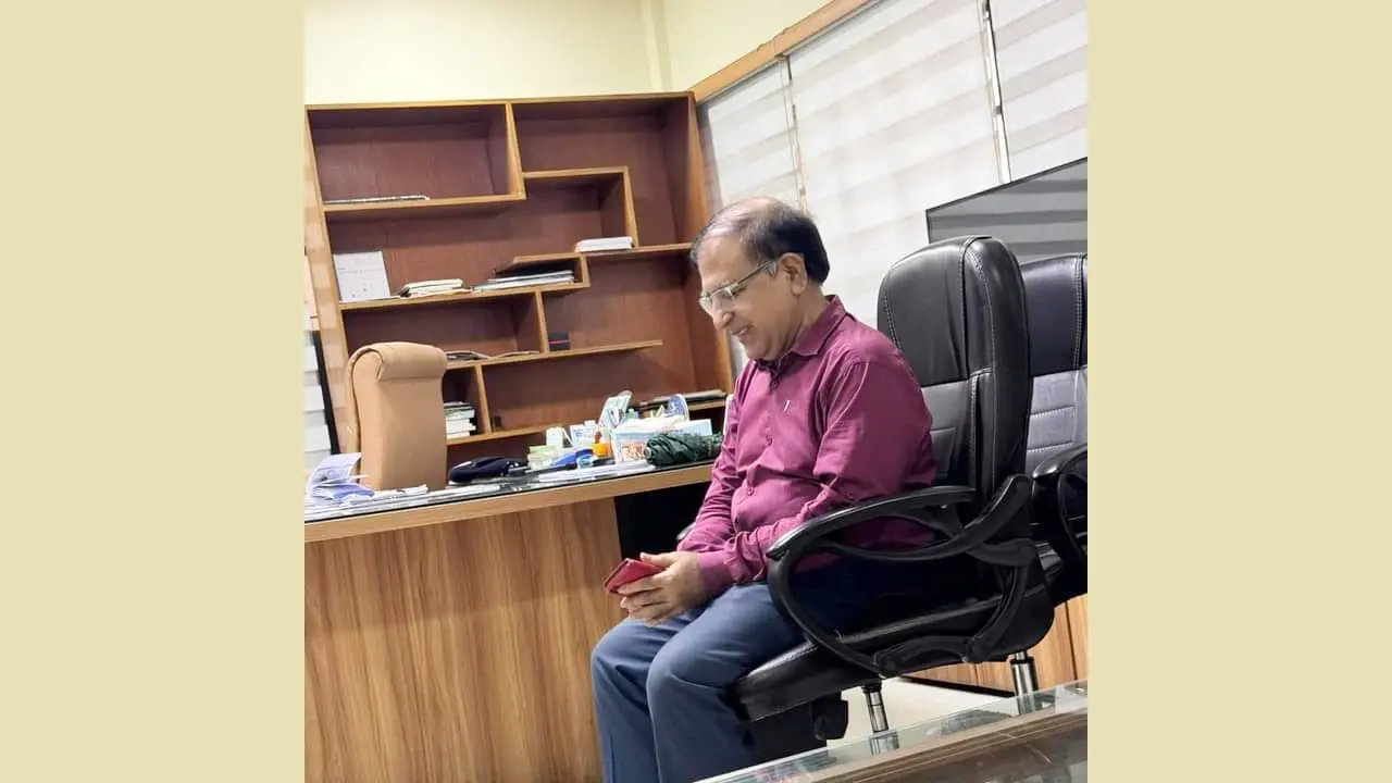 শিক্ষার্থীদের ওপর হামলার মদদদাতা জাবি শিক্ষক জগন্নাথে আটক