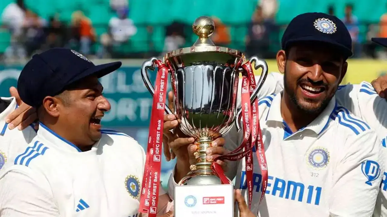 টেস্টের মাঝেই তিন ক্রিকেটারকে ছেড়ে দিলো ভারত