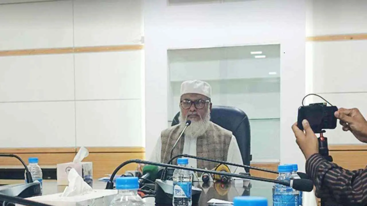 হজ ব্যবস্থাপনায় যুক্ত নয় এমন কাউকে সরকারি খরচে নেওয়া হবে না
