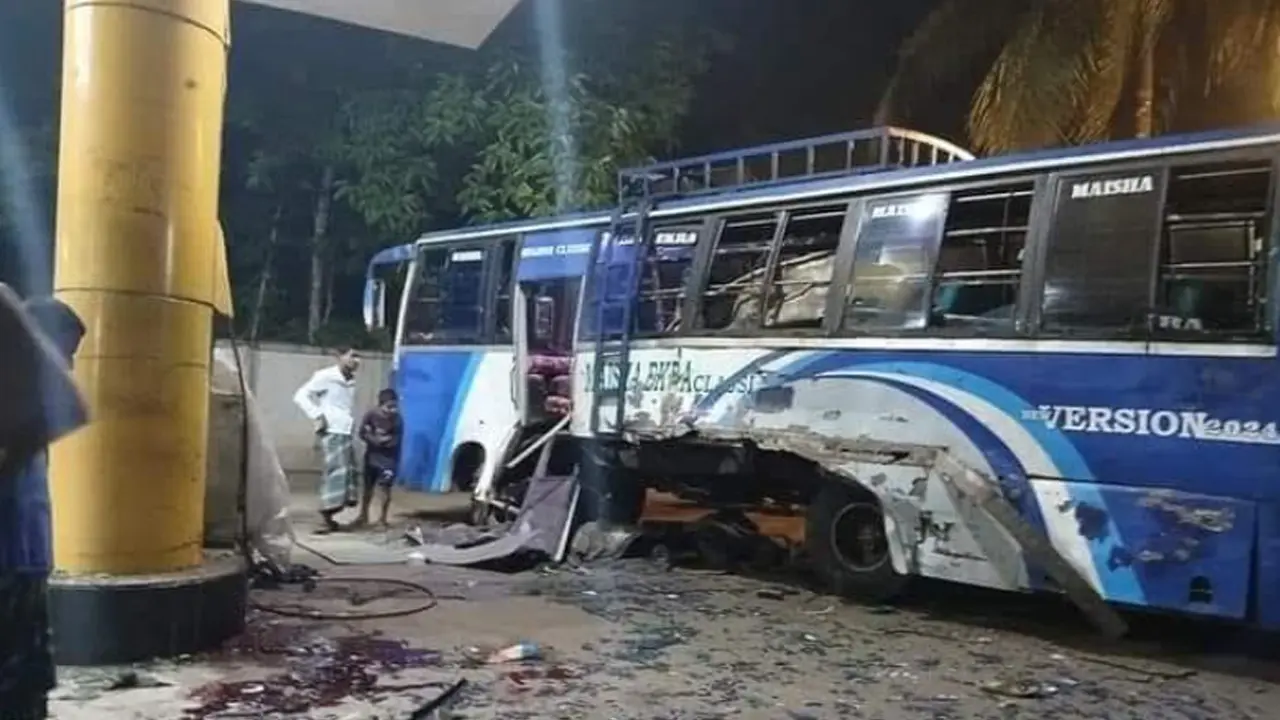 রিফিলের সময় কেঁপে ওঠে বাস, সিলিন্ডারটি ছিল পুরোনো ও নিম্নমানের
