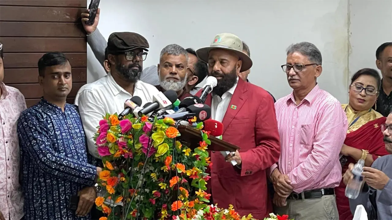 ফ্যাসিবাদের সরকারের দোসরদের বিচারের আওতায় আনতে হবে: এম এ মালেক