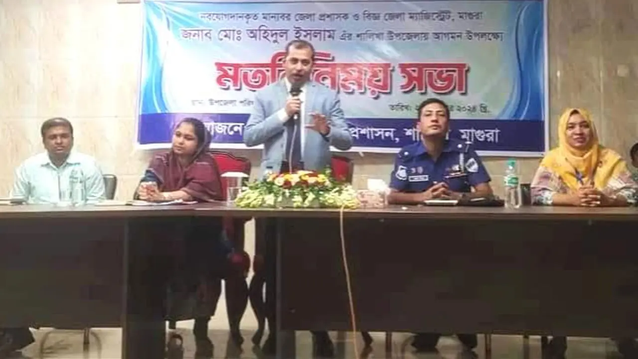 মাগুরায় পলিথিন ব্যাগ বন্ধে জেলা প্রশাসকের কঠোর হুঁশিয়ারি
