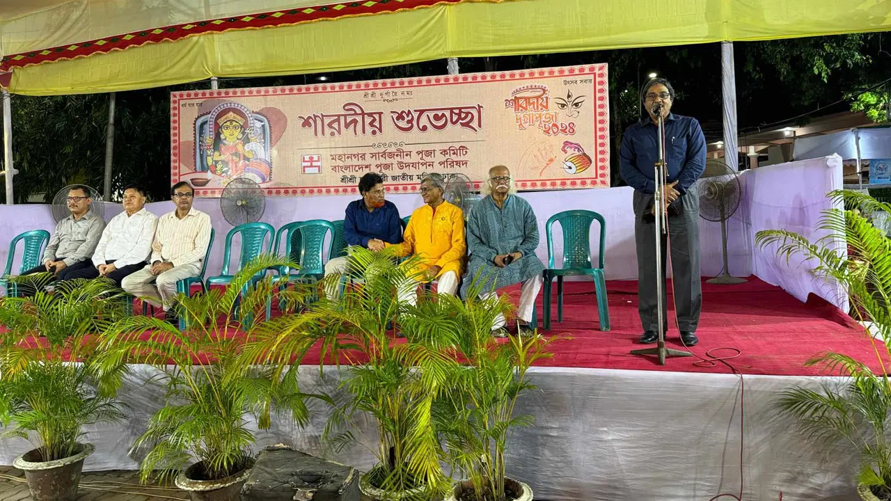 ঢাকেশ্বরী মন্দির পরিদর্শনে মানবাধিকার কমিশনের প্রতিনিধি দল