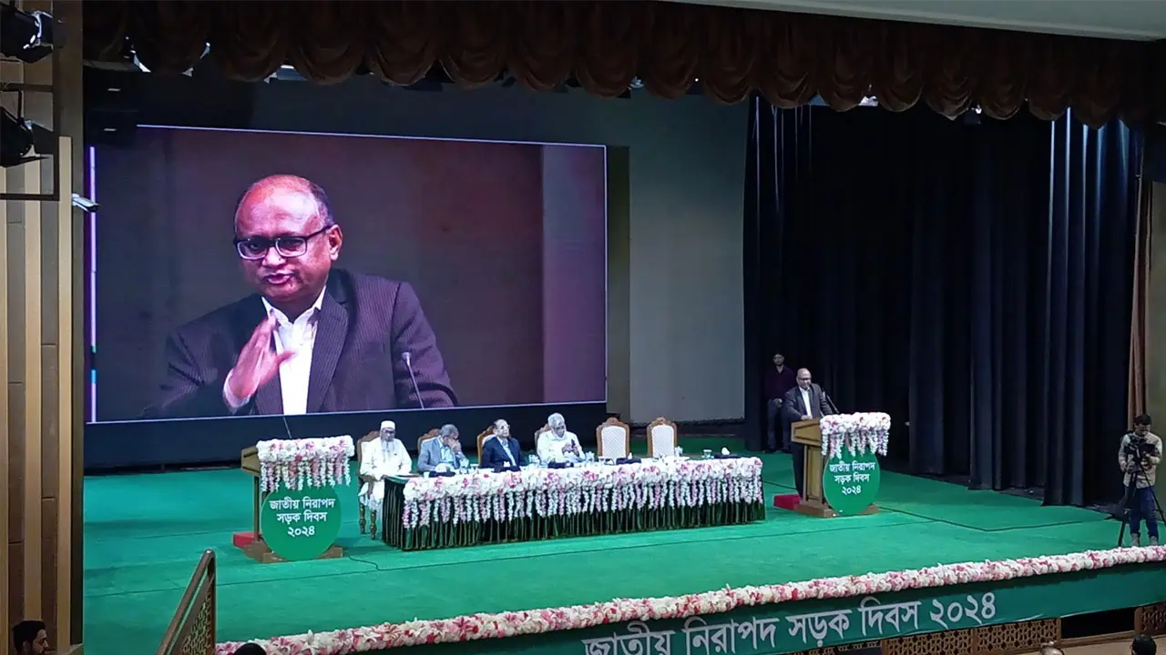 অযোগ্য ২৫০০০ মানুষের জন্য ড্রাইভিং লাইসেন্স চেয়েছিলেন শাজাহান খান