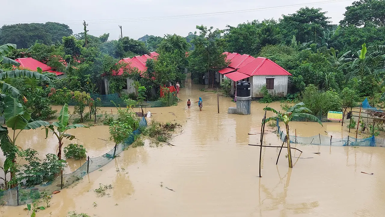 ময়মনসিংহে টানা বৃষ্টিতে নতুন করে আরও ২৫ গ্রাম প্লাবিত