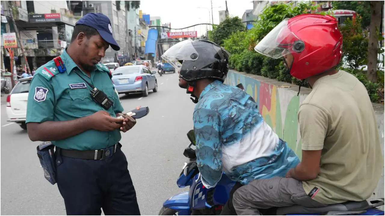 ট্রাফিক আইন লঙ্ঘন : ডিএমপির ১৭৩১ মামলায় জরিমানা ৬৫ লাখ টাকা