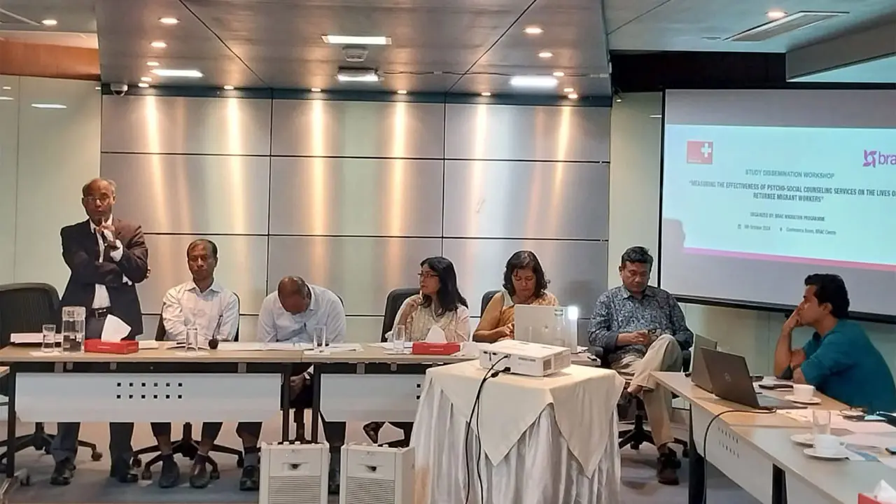প্রবাসী ও বিদেশ ফেরতরা মানসিক সংকটে, কাউন্সেলিং জরুরি