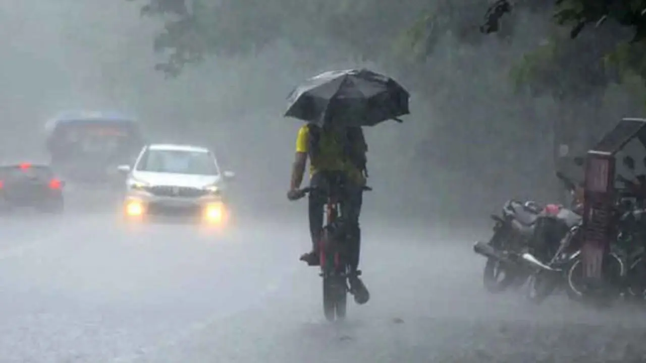 ঢাকাসহ পাঁচ বিভাগে ভারী বৃষ্টির আভাস