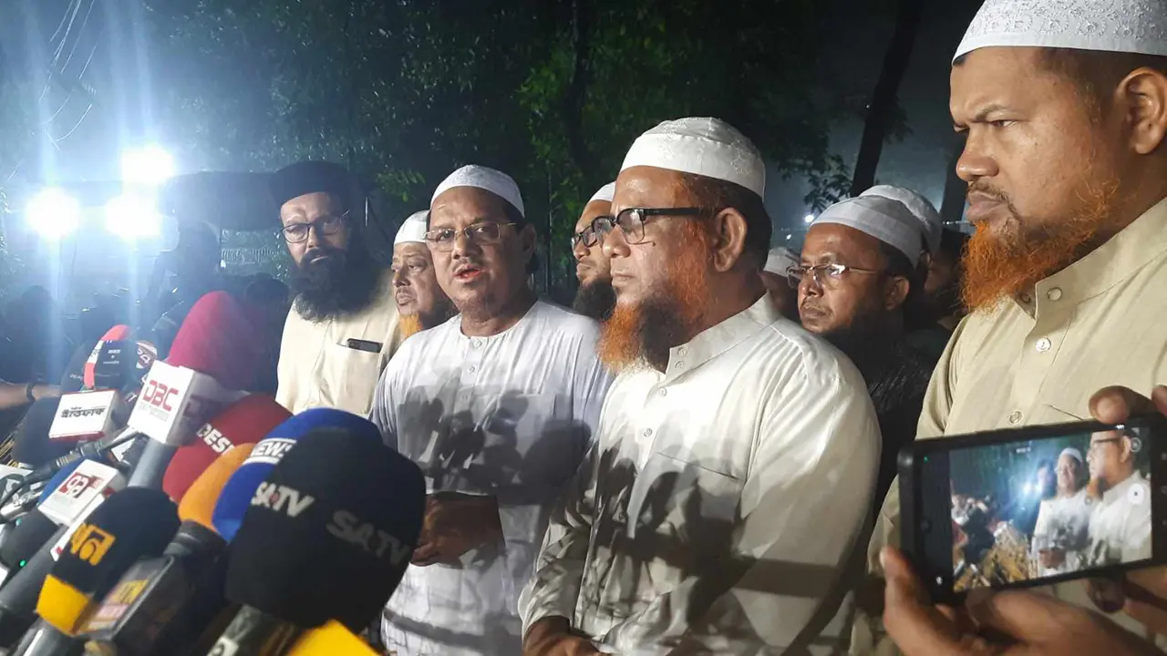 খুনিরা যেন নির্বাচন করার সুযোগ না পায় : চরমোনাই পীর