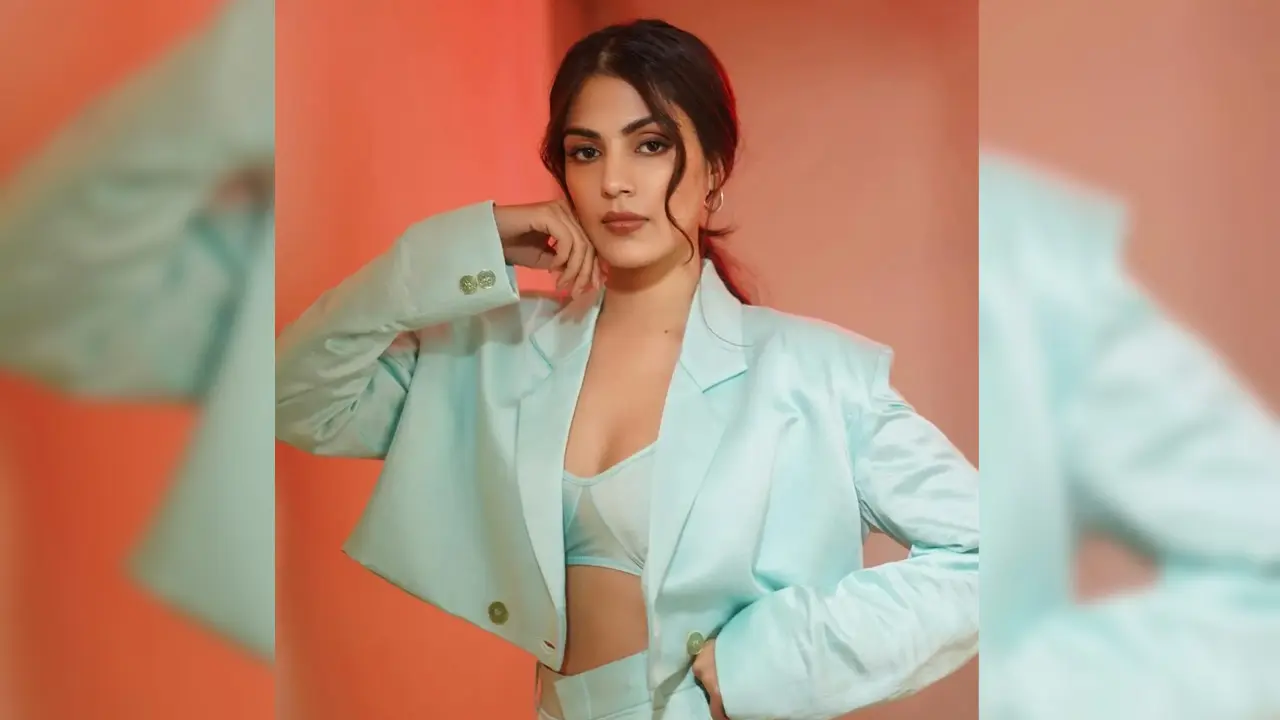 বিতর্কে জড়ালেন রিয়া চক্রবর্তী