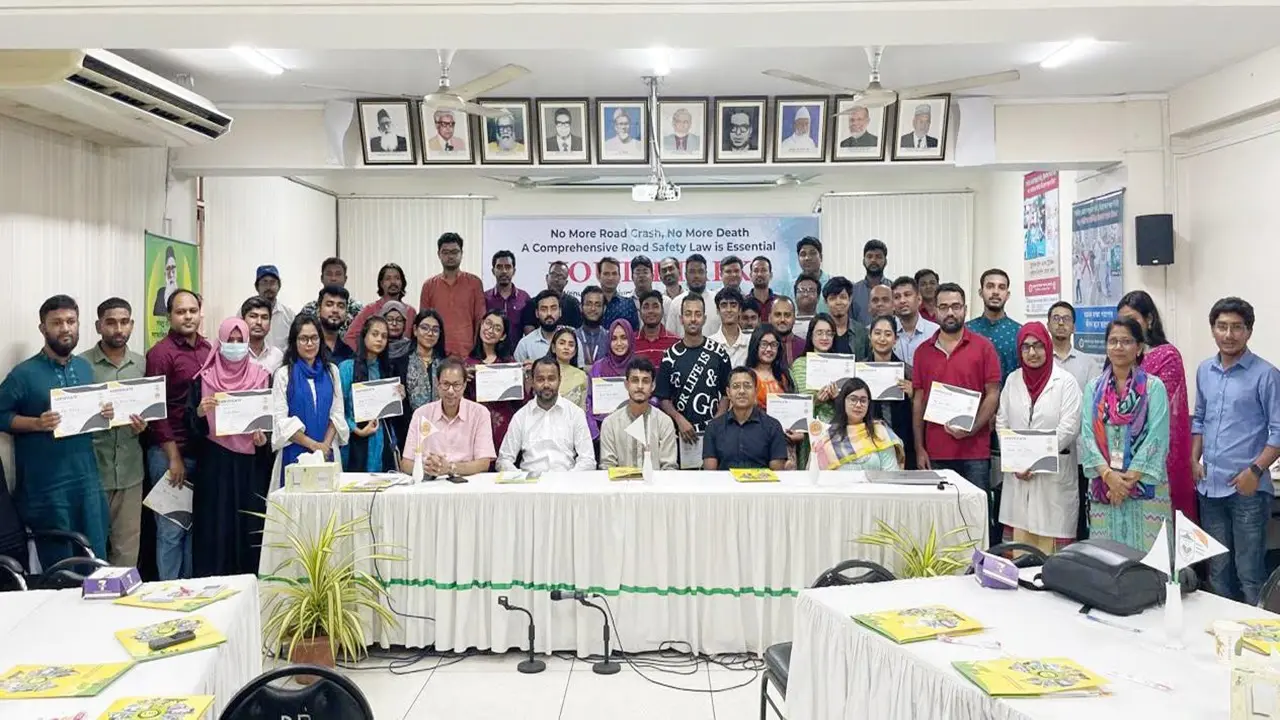 সড়ক নিরাপত্তা আইন প্রণয়নে আরও সক্রিয় হতে হবে সরকারকে