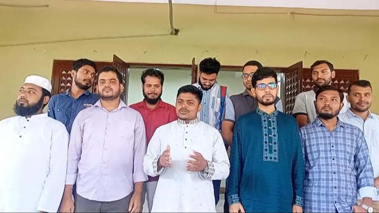 ছাত্রশিবির রগ কাটে এমন কোনো রেকর্ড নেই : রাবি সভাপতি 