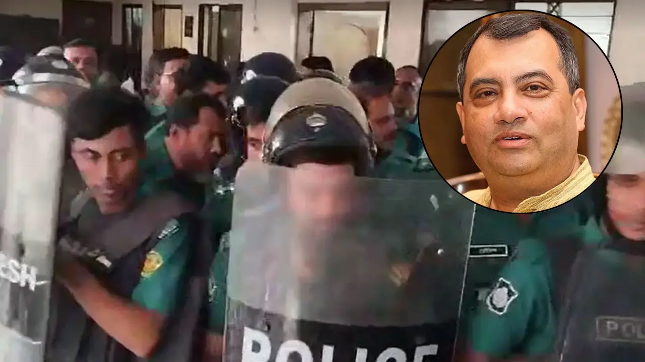 সাবেক মন্ত্রী সাবেরকে লক্ষ্য করে ডিম নিক্ষেপ, হামলার চেষ্টা